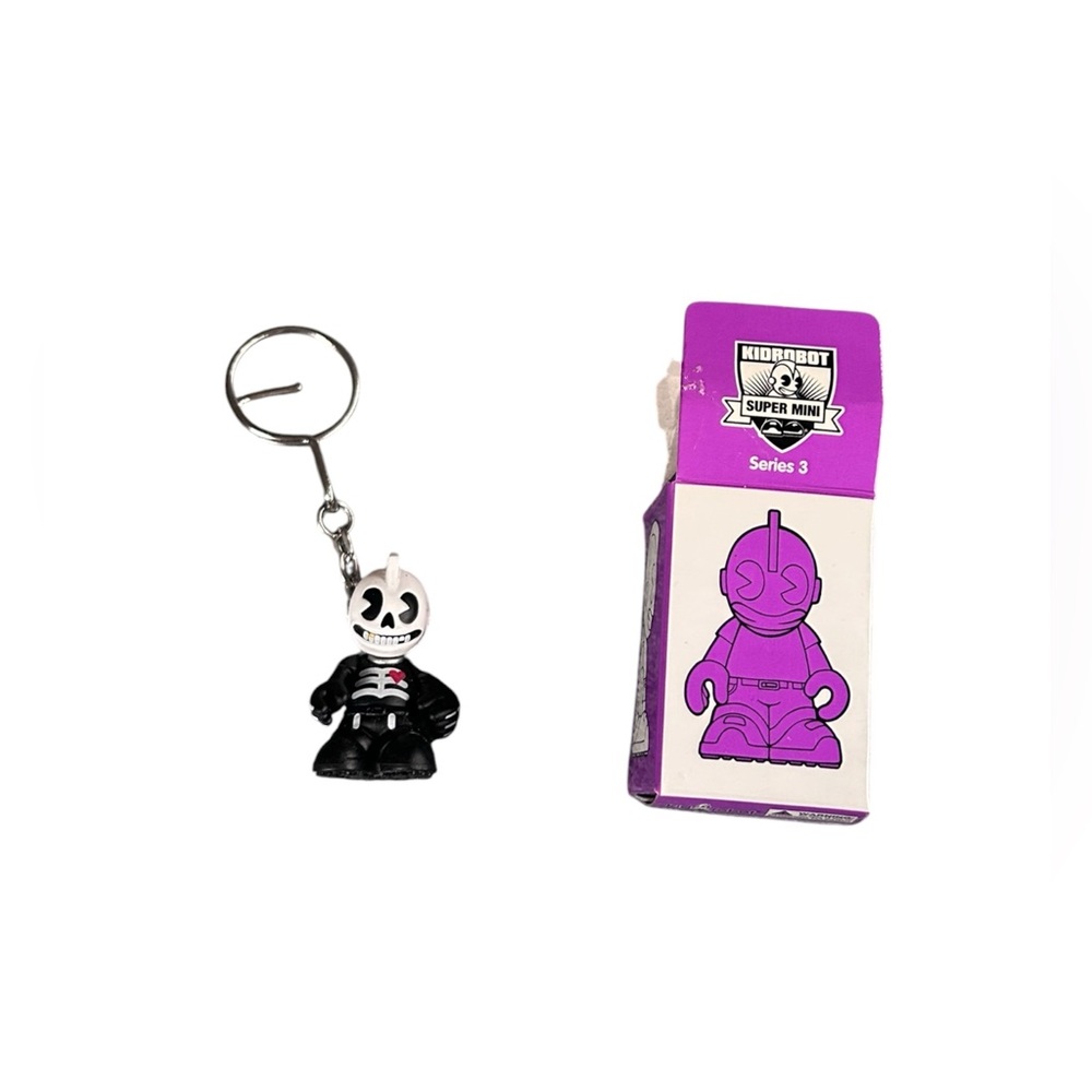 Kidrobot Supermini Keychain Series 3 OG SKULLY RARE Chase Designer Art Toy + Box